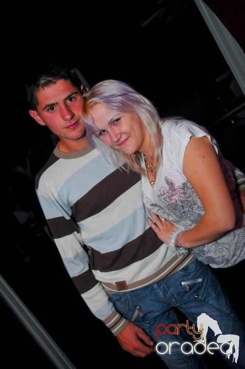 Petrecerea continuă în Club Atti's, 