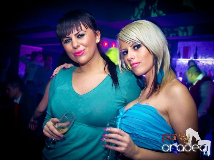 Petrecerea continuă în Club Life,