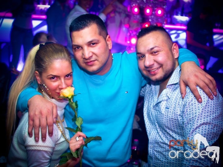 Petrecerea continuă în Club Life, 