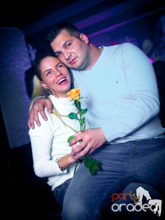 Petrecerea continuă în Club Life,