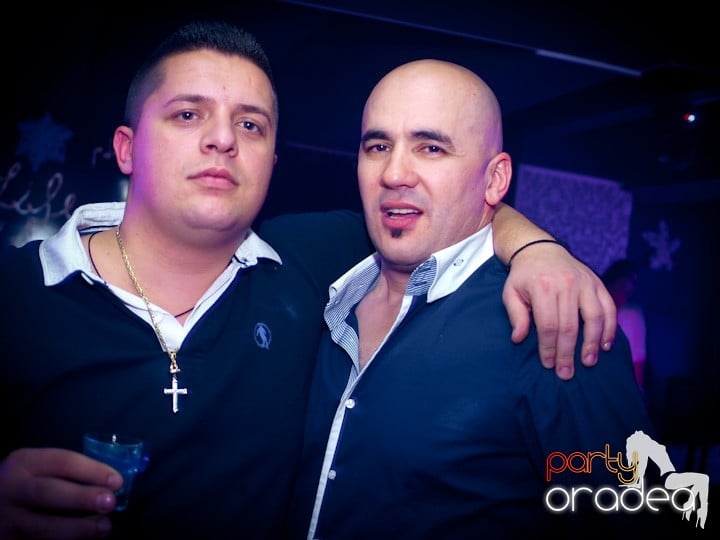 Petrecerea continuă în Club Life,