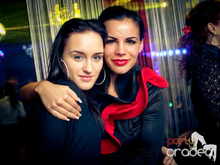 Petrecerea continuă în Club Life,