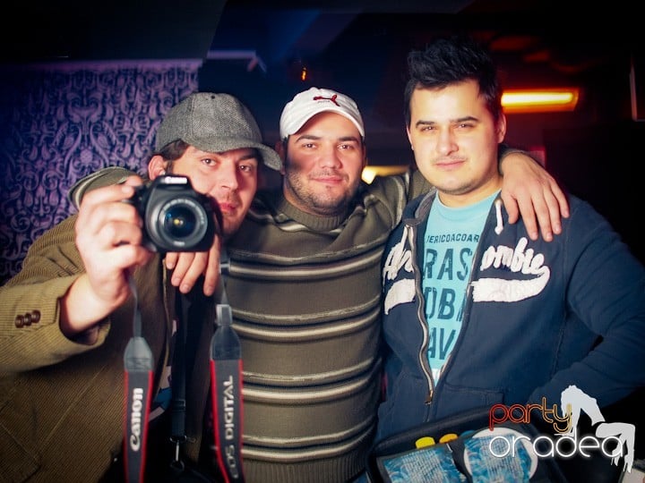 Petrecerea continuă în Club Life,