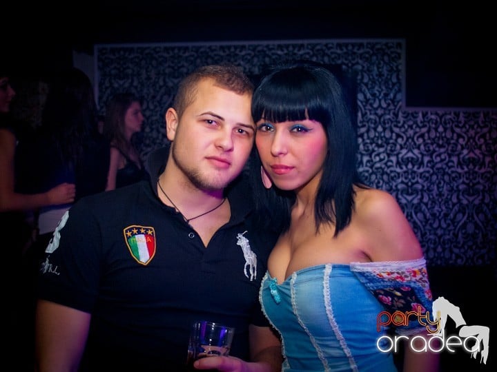 Petrecerea continuă în Club Life,