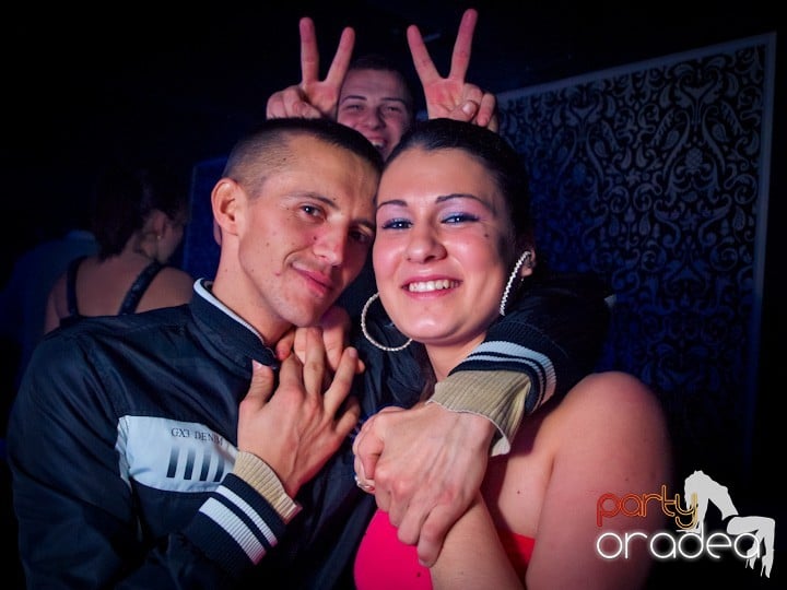 Petrecerea continuă în Club Life,