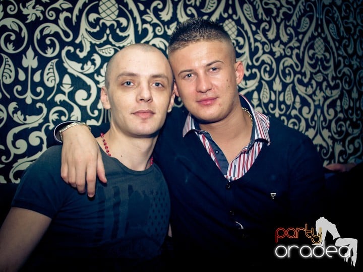 Petrecerea continuă în Club Life,