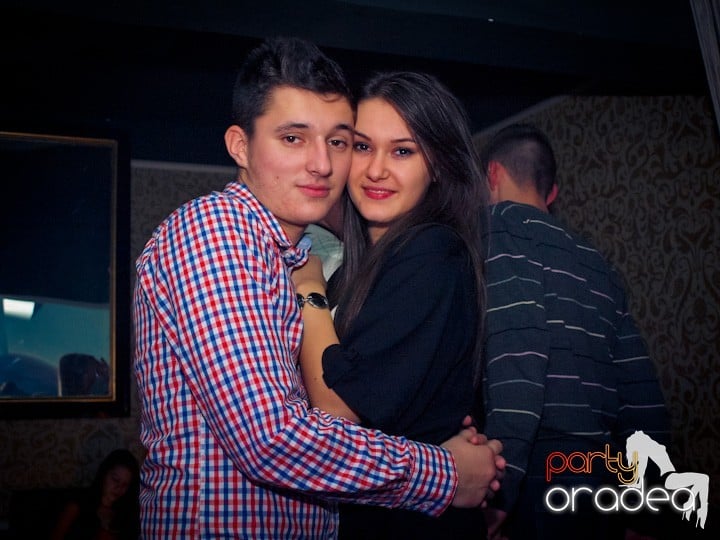Petrecerea continuă în Club Life,