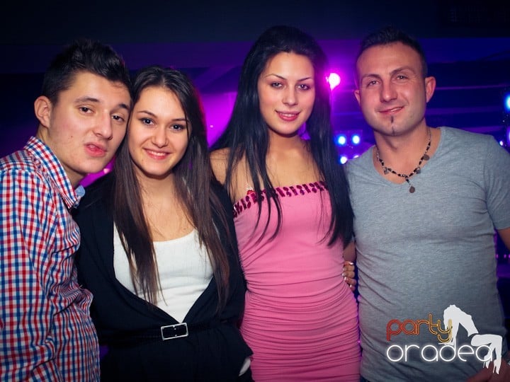 Petrecerea continuă în Club Life,