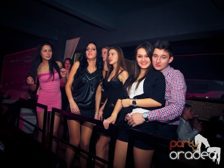 Petrecerea continuă în Club Life,