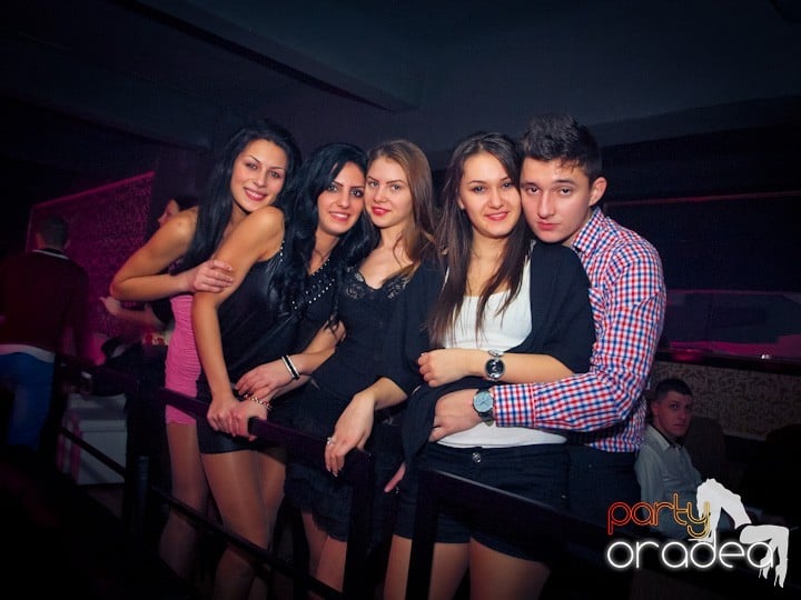 Petrecerea continuă în Club Life,