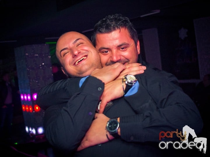 Petrecerea continuă în Club Life,