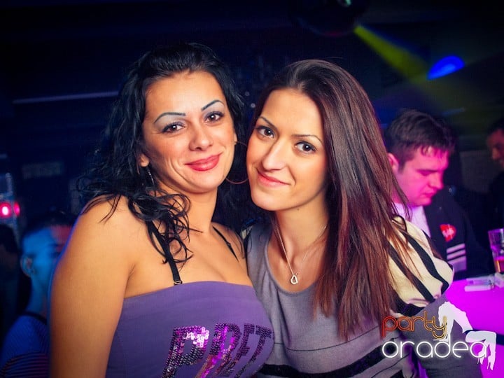 Petrecerea continuă în Club Life,