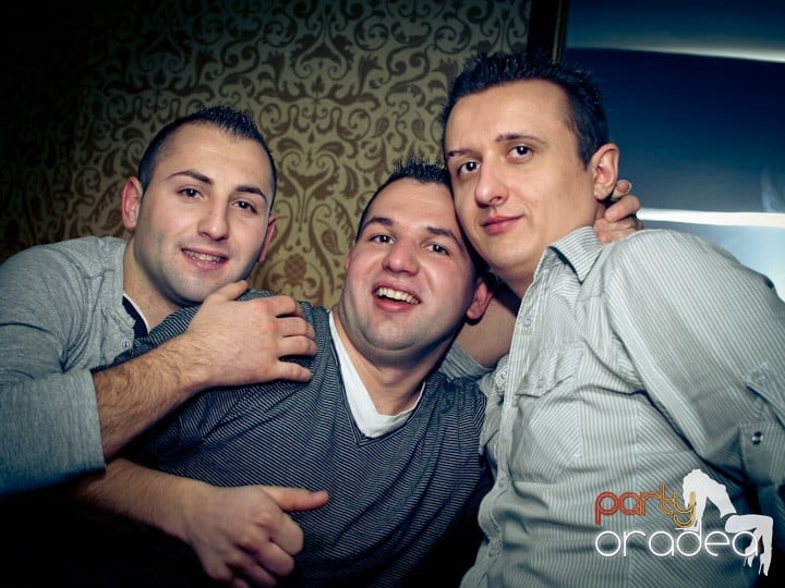 Petrecerea continuă în Club Life,