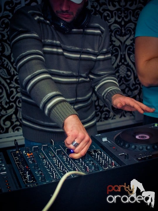 Petrecerea continuă în Club Life,