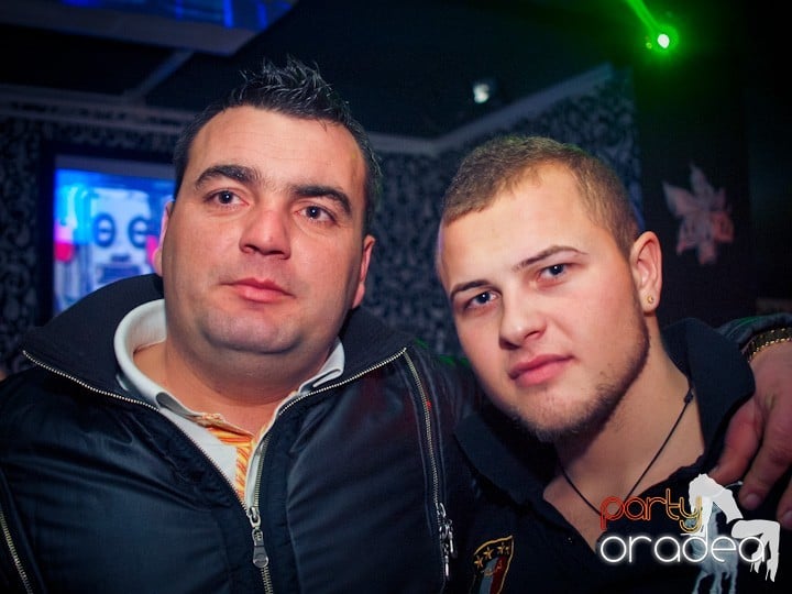 Petrecerea continuă în Club Life,