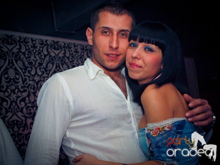 Petrecerea continuă în Club Life,