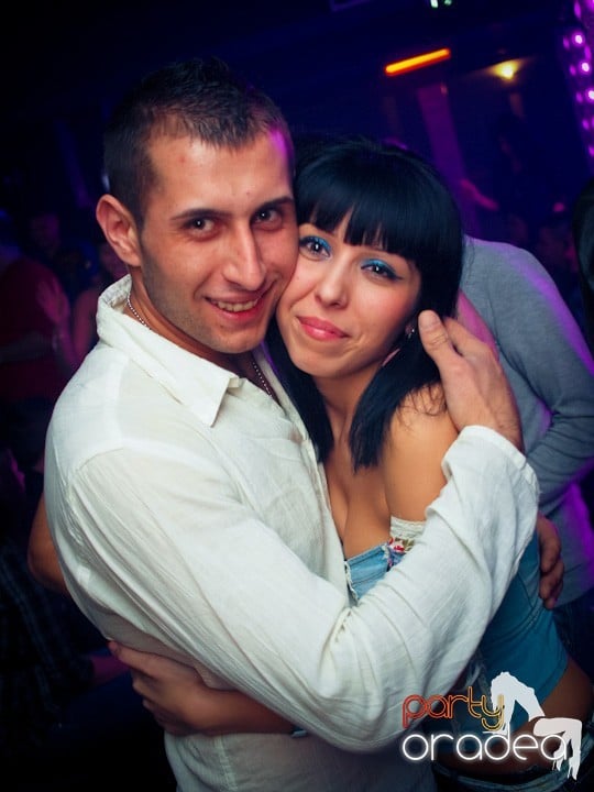 Petrecerea continuă în Club Life, 