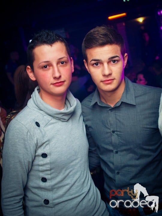 Petrecerea continuă în Club Life,