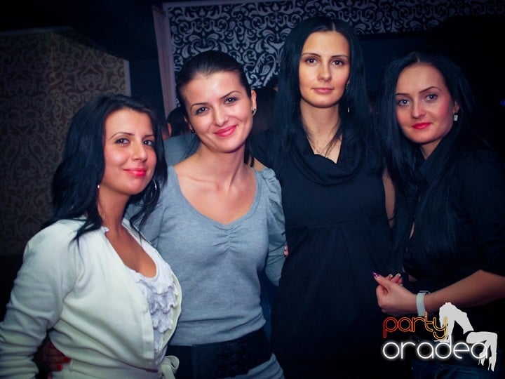 Petrecerea continuă în Club Life,