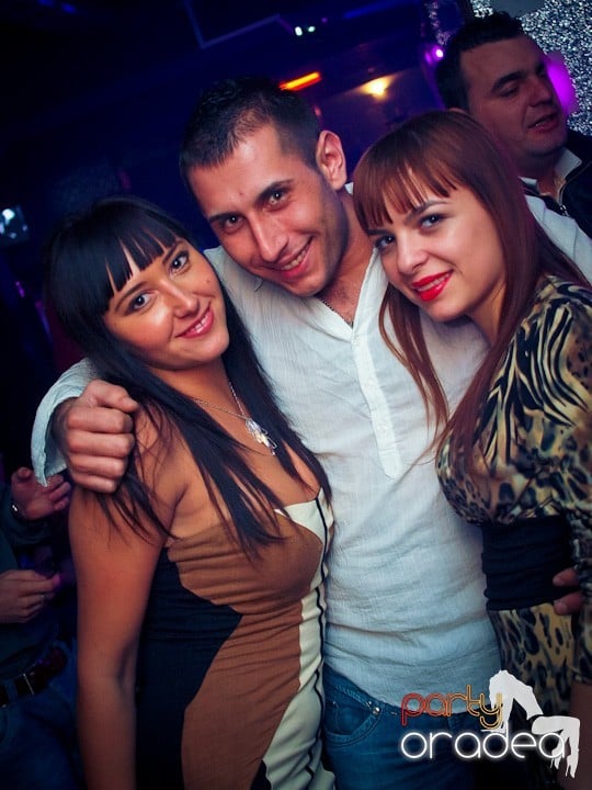 Petrecerea continuă în Club Life,