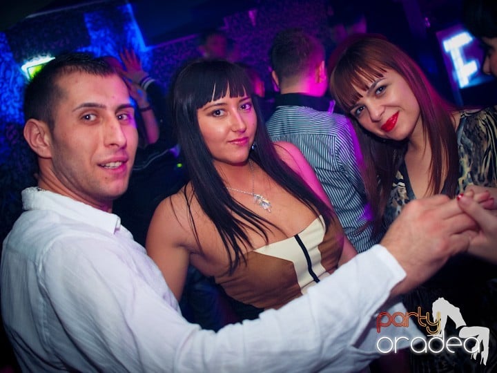 Petrecerea continuă în Club Life,