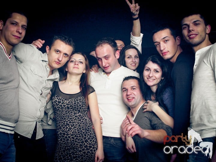 Petrecerea continuă în Club Life,