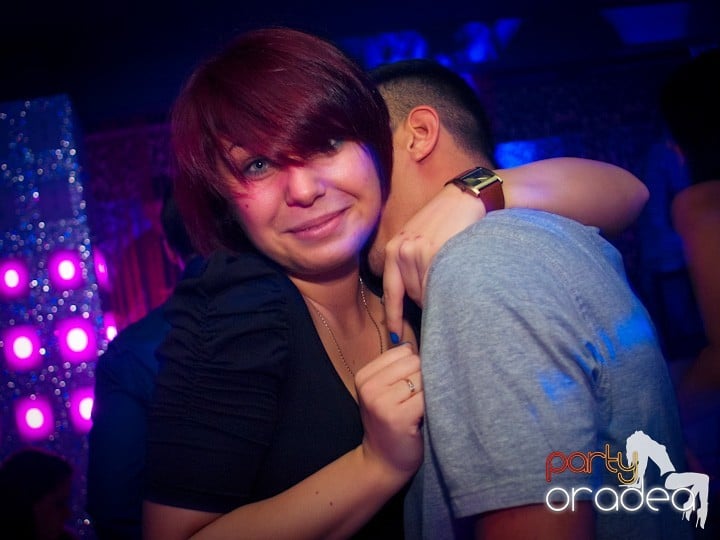 Petrecerea continuă în Club Life,