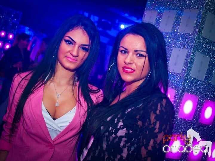 Petrecerea continuă în Club Life,