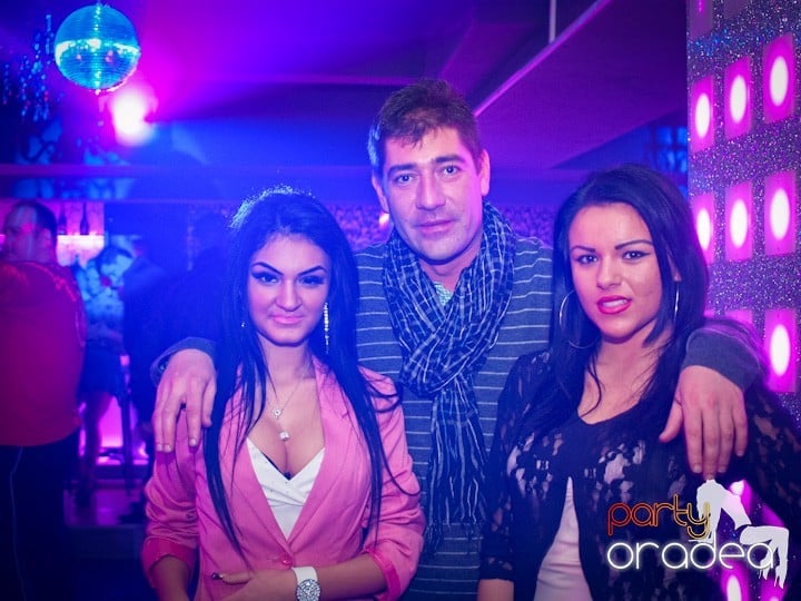 Petrecerea continuă în Club Life,