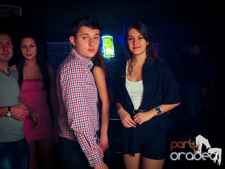 Petrecerea continuă în Club Life,