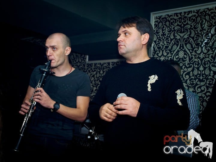 Petrecerea continuă în Club Life, 