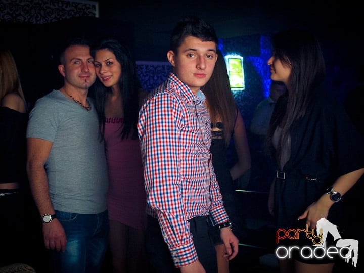 Petrecerea continuă în Club Life,