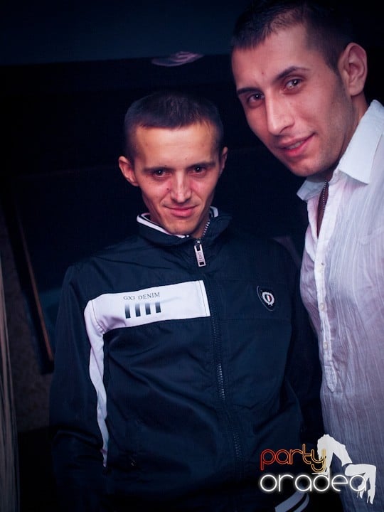 Petrecerea continuă în Club Life,