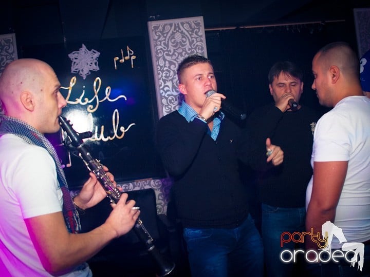 Petrecerea continuă în Club Life,