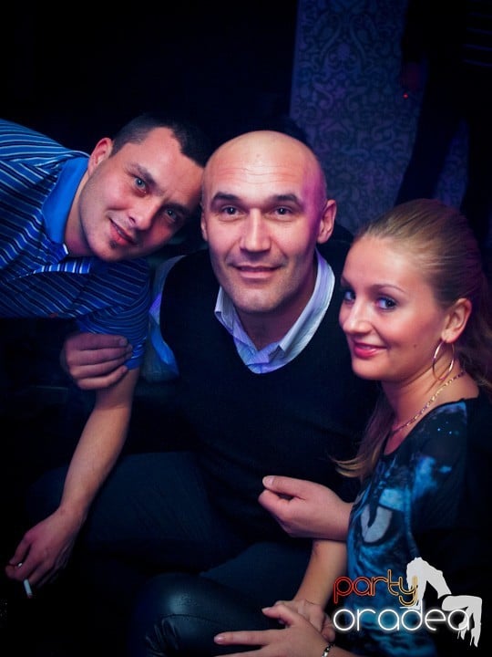 Petrecerea continuă în Club Life,