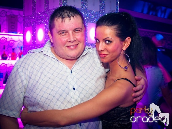 Petrecerea continuă în Club Life,