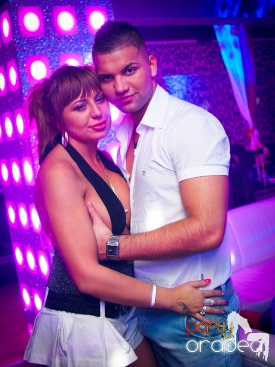Petrecerea continuă în Club Life,