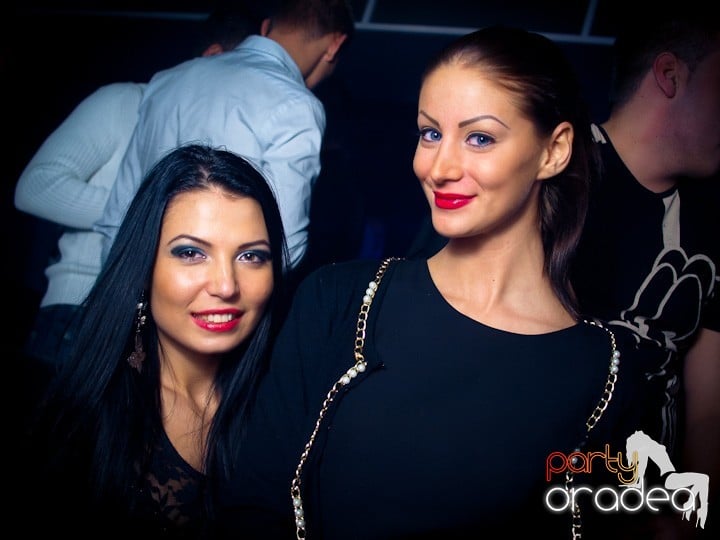 Petrecerea continuă în Club Life,