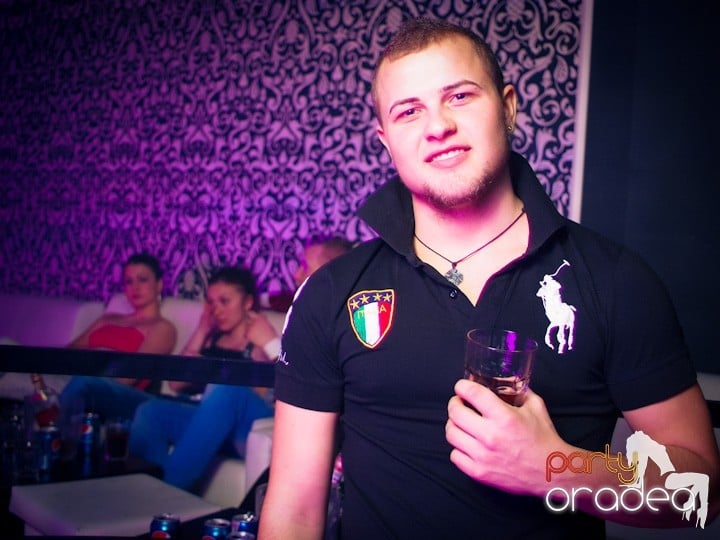 Petrecerea continuă în Club Life,