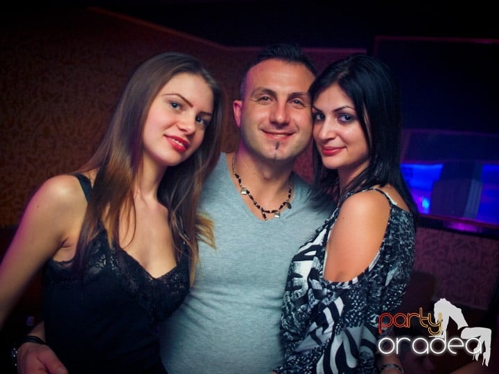 Petrecerea continuă în Club Life,