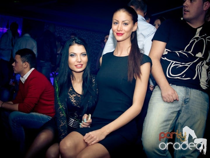 Petrecerea continuă în Club Life,