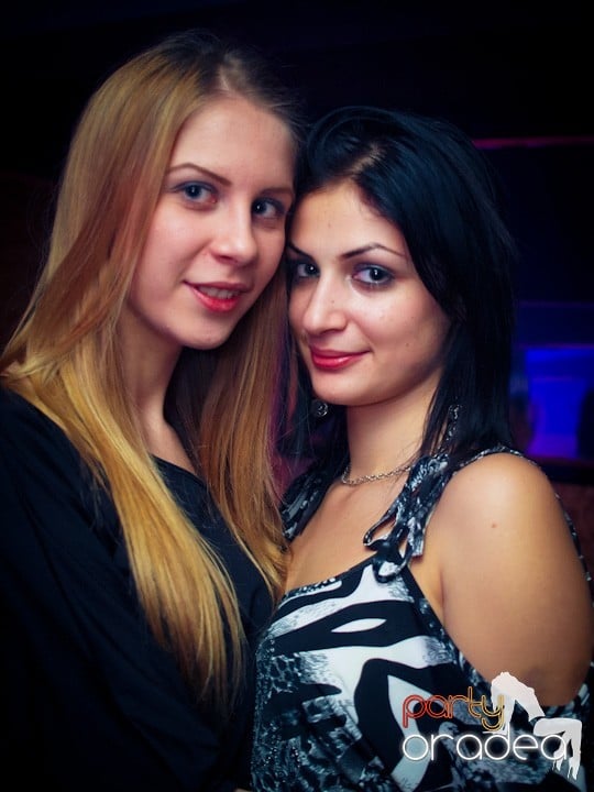 Petrecerea continuă în Club Life,