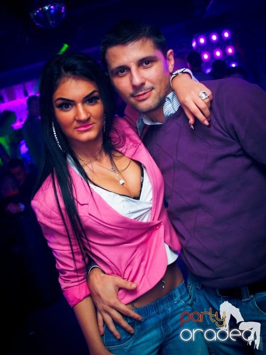 Petrecerea continuă în Club Life,