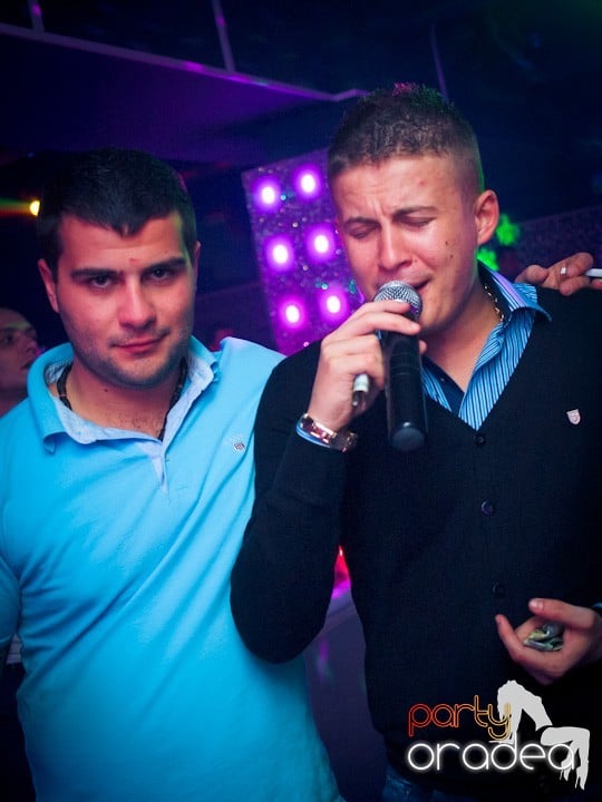 Petrecerea continuă în Club Life,
