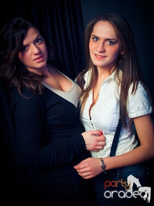 Petrecerea continuă în Club Life,