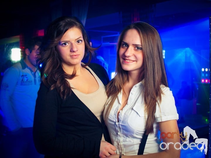 Petrecerea continuă în Club Life,