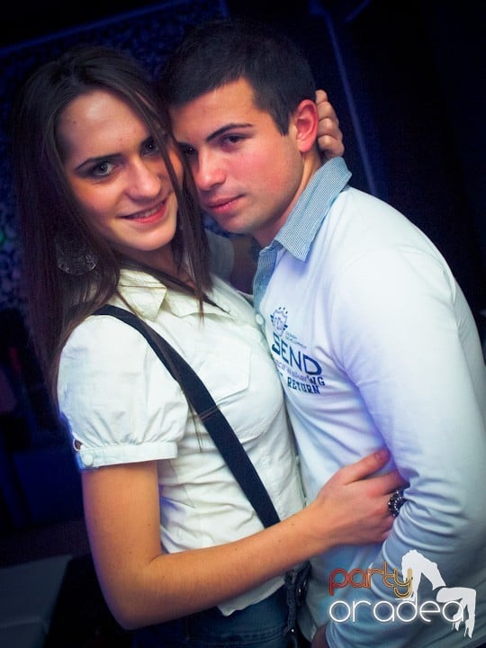 Petrecerea continuă în Club Life,