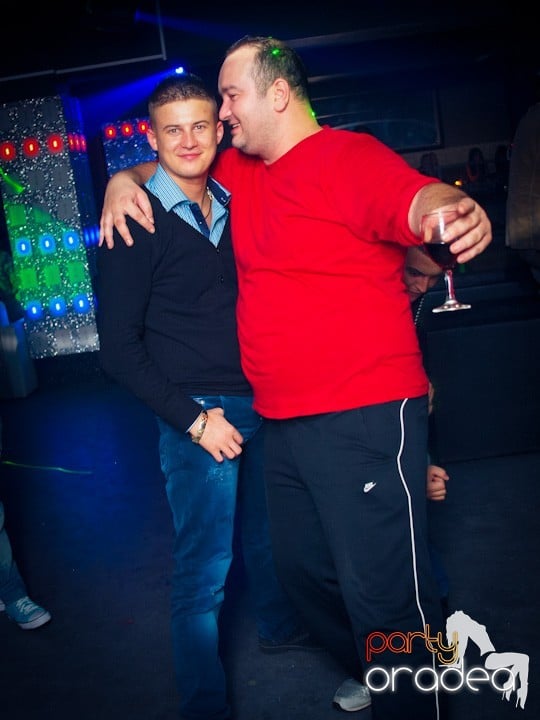 Petrecerea continuă în Club Life,