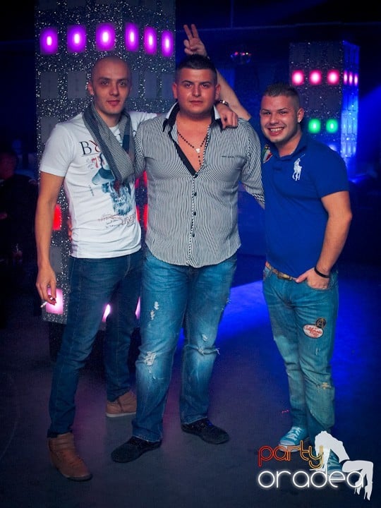 Petrecerea continuă în Club Life,