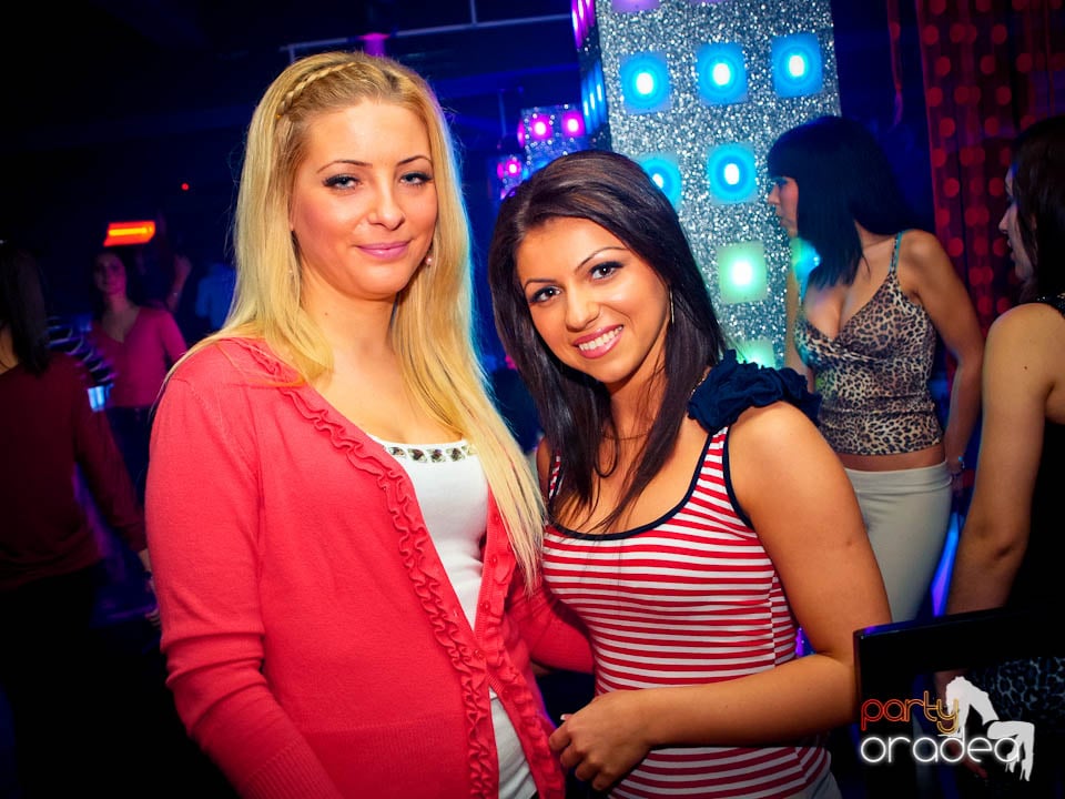 Petrecerea continuă în Club Life, 